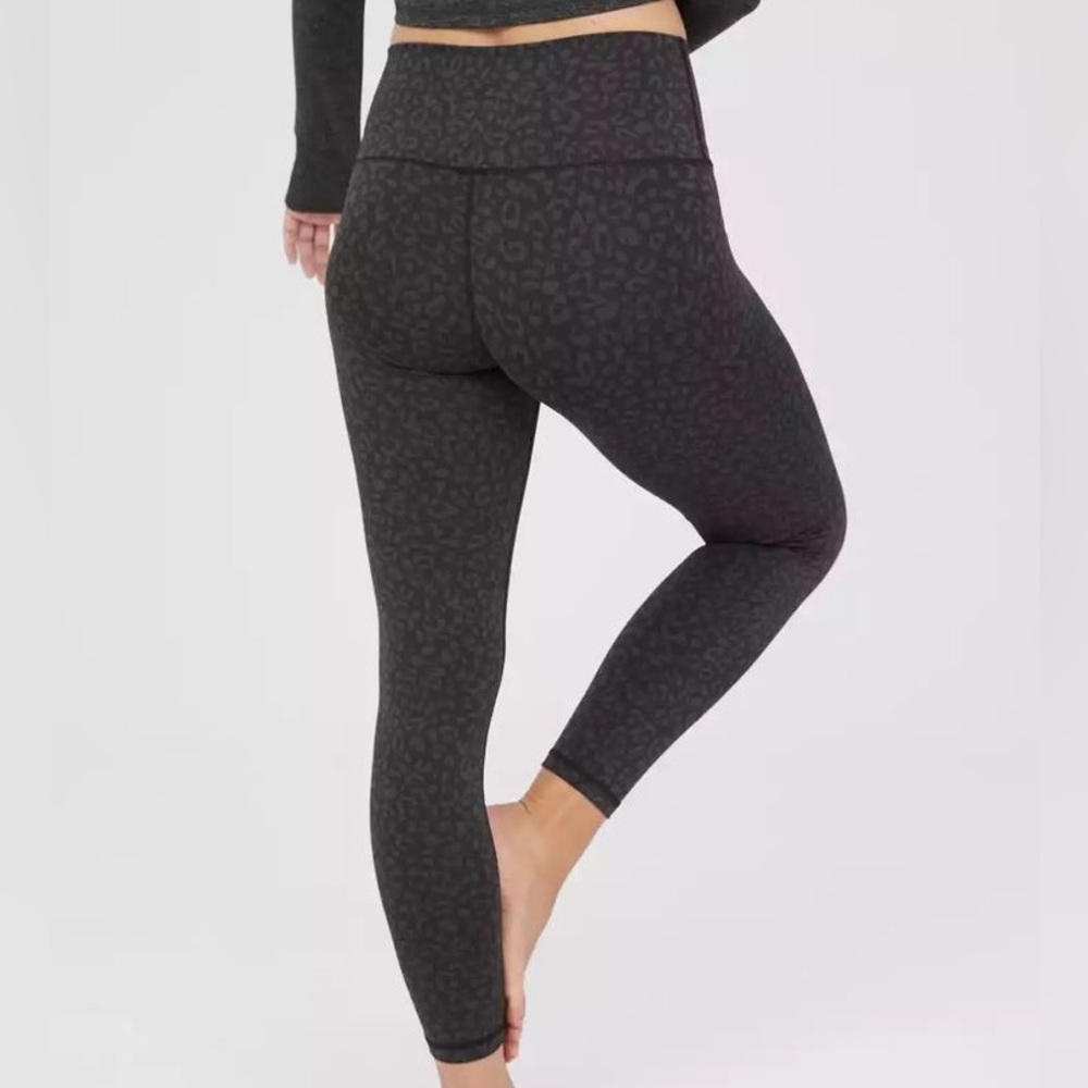 Offline by Aerie The Hugger High Waisted Leggings Monochrome Cheetah Medium